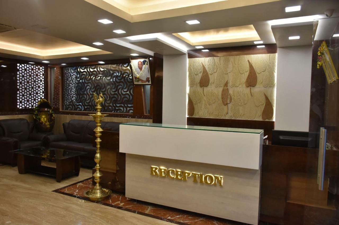 Sri Ram Hotel Tirunelveli Exterior photo